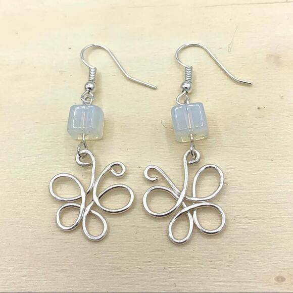 New Hand crafted earrings wire wrapped Butterfly with moonstone cube silver - Picture 1 of 5
